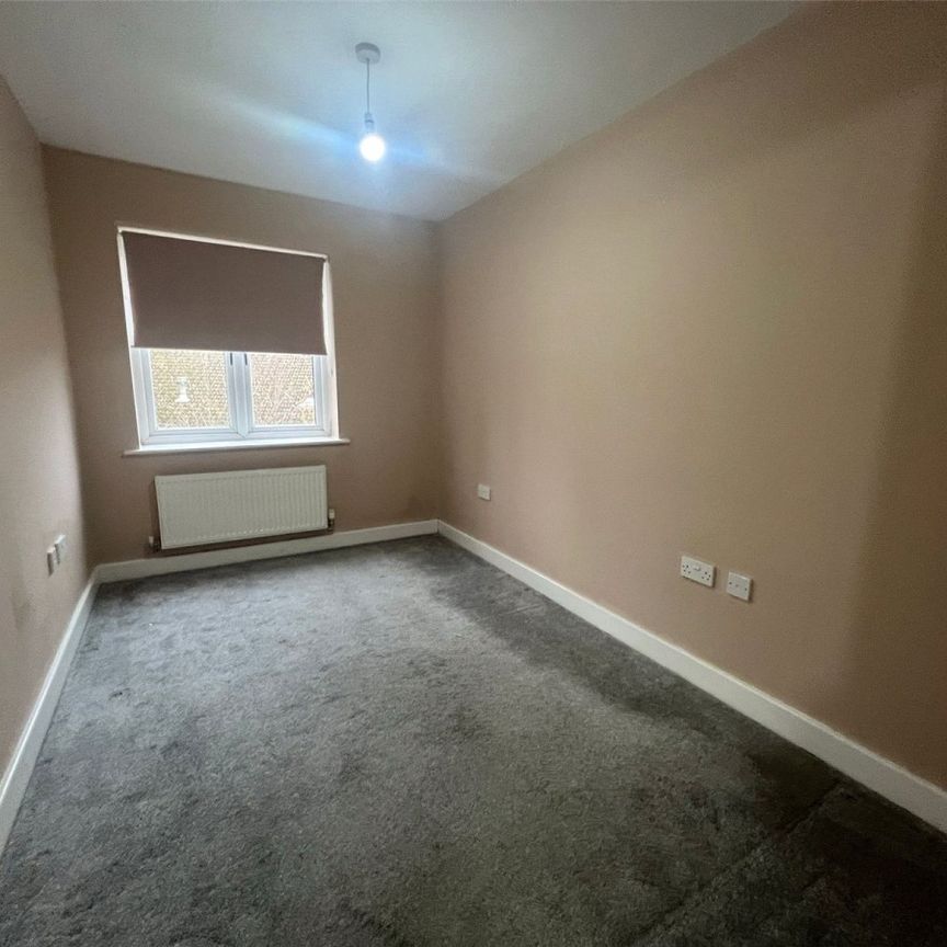 Ikon Avenue, Wolverhampton, West Midlands, WV6 - Photo 1