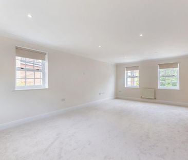 6 bedroom detached house to rent - Photo 1