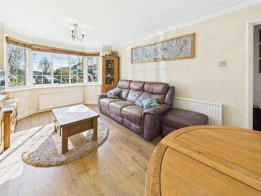 Gladsmuir Close, Walton-on-thames, KT12 - Photo 1