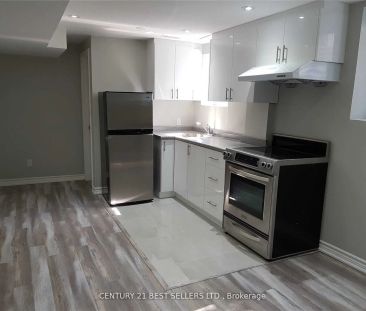 48 Marrakesh Drive #Lower - Photo 2