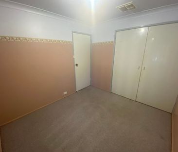 3 BEDROOM HOME LOCATED IN WEST TAMWORTH - Photo 3