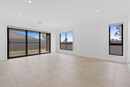 Near new 4-bedroom home in Wilton Greens - Photo 3