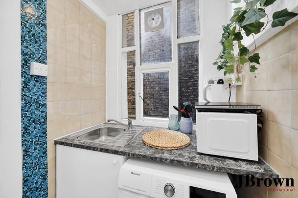 Studio to rent - Photo 1