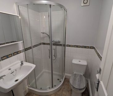 High Street, Selsey - Photo 5