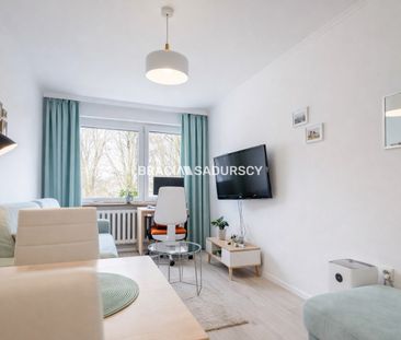 GUSTOWNA, PRZYTULNA KAWALERKA W NOWEJ HUCIE - Фото 1