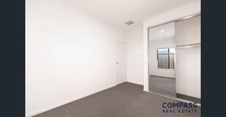 Modern Family Home - Photo 4