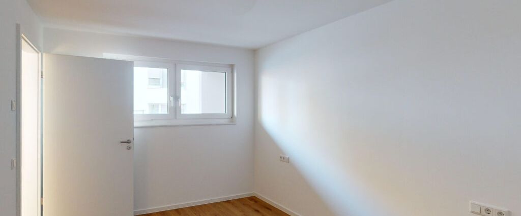 Helle 2-Zimmer Erdgeschosswohnung mit EBK und Südterrasse - Foto 1