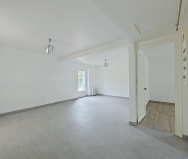 Location Appartement 4 pièces 83m² POITIERS 86000 - Photo 2