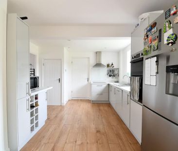 3 bedroom semi-detached house to rent - Photo 6