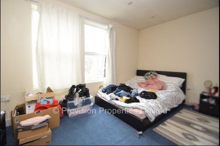 2 Bedroom Properties Meanwood - Photo 4