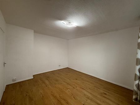 4 bedroom terraced house to rent - Photo 5