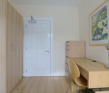 3200L - Infirmary Street, Edinburgh, EH1 1LT - Photo 2