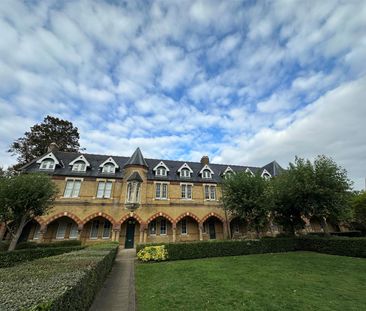 Keele Close, Watford - Photo 1