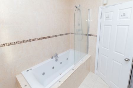 Room in a Shared House, Melrose Avenue, CR4 - Photo 5