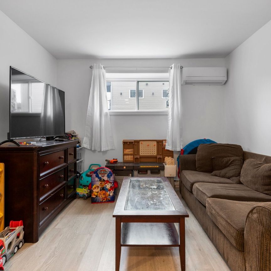 Condo for rent, Sainte-Marthe-sur-le-Lac - Photo 1