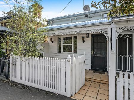 “HOMELY LIVING WITH PARKLAND SURROUNDS” - Photo 4