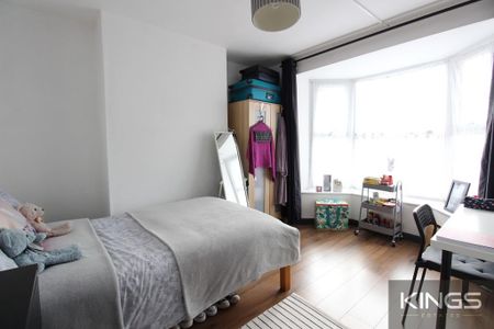 5 bedroom terraced house to rent - Photo 4