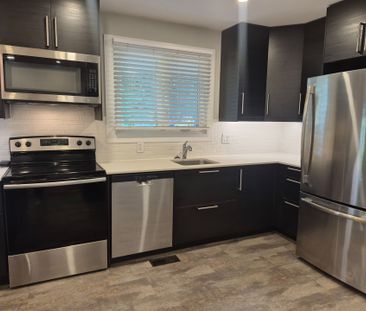 For Lease - 2529 ROMAN Avenue Unit# A, Britannia Heights - Queenswa... - Photo 1