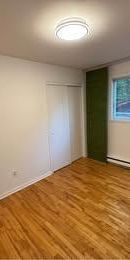 41/2 a Laval dispo 1 Déc 2025 internet 1 stationnements, Thermopompe chaud et froid Locker privé inclus - Photo 3