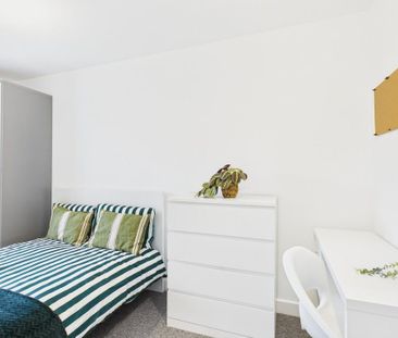 1 bedroom in a house share to rent - Photo 5