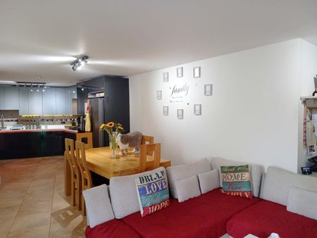 3 Bed Flat, St. Georges Grove, SW17 - Photo 2