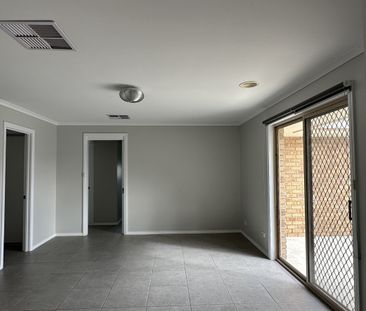 21 Romney Crescent,, SHEPPARTON VIC 3630 - Photo 2