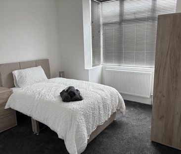 Room in a Shared House, Bearwood Road, B66 - Photo 4