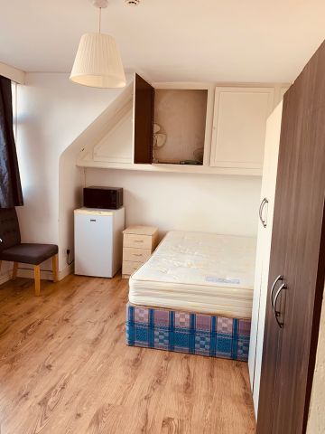 Studio Flat, Watford Road, HA1 - Photo 2