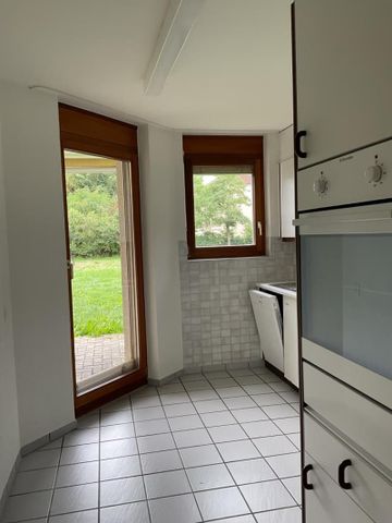 "Wohnung mit 2 Aussensitzplätze im Grünen in der nähe vom Bahnhof und E" - Foto 3