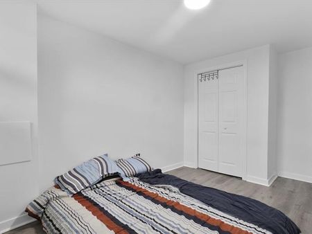 775C 7e Avenue - Photo 3