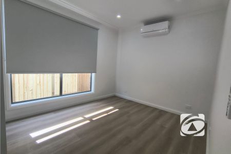 BRAND NEW MODERN HOME IN PERFECT LOCATION - Photo 4