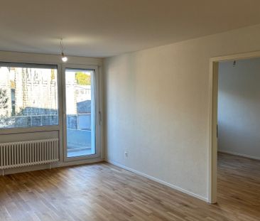 Appartement rénové de 2.5 pièces au 4ème étage - Photo 2