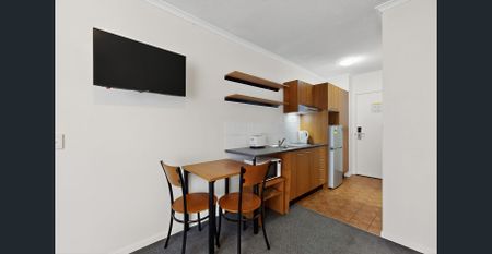 Furnished Studio Apartment Includes Electricity, Gas & Water! - Photo 3