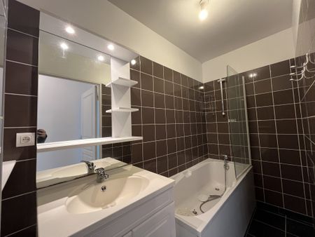 Location Appartement 3 pièces 79m² AMIENS 80000 - Photo 2