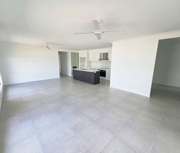 Brand New 4-Bedroom Home Opposite Central Springs Park - Photo 2