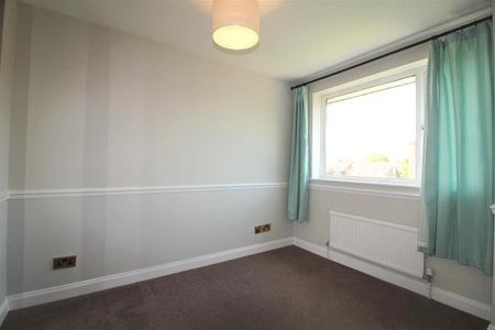 Lillibrooke Crescent, Maidenhead - Photo 2