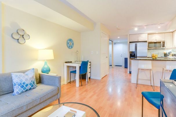 Adelaide Street West - Photo 1