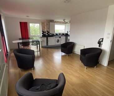 3 bedroom penthouse to rent - Photo 2