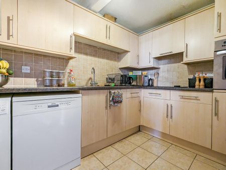 2 bedroom apartment to rent - Photo 4