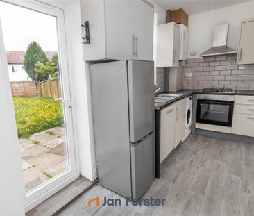 3 bedroom terraced house to rent - Photo 6