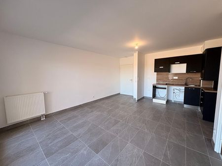 Location Appartement 2 pièces 42m² MONTLOUIS SUR LOIRE 37270 - Photo 4