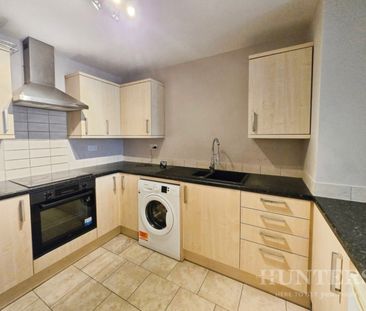 2 bedroom Flat To Let - Photo 1