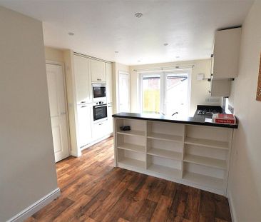 3 bedroom detached house to rent - Photo 5