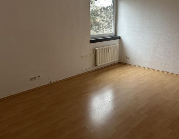 Geräumige 3-Zimmer-Wohnung in Eberstadt ab sofort zu vermieten! - Photo 1