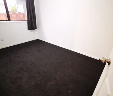 Ranui, 3 Bedrooms - Photo 2