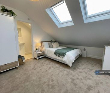 1 bedroom in a house share to rent - Photo 3