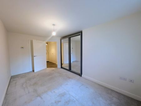 2 bedroom flat to rent - Photo 3