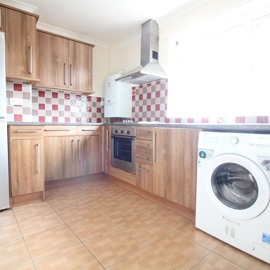 Penwerris Avenue, Isleworth - Photo 1