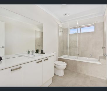 Near new & deceptively spacious - Photo 5