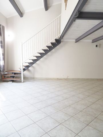 T5, Rue Saint-Yon, Nîmes-Centre, 170m², 1100€ H.C - Photo 4